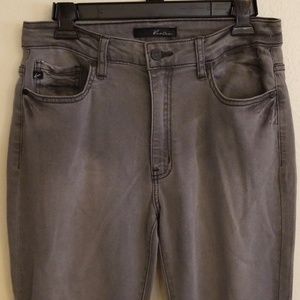 Non distressed Gray Kancan skinny jeans sz 11/29